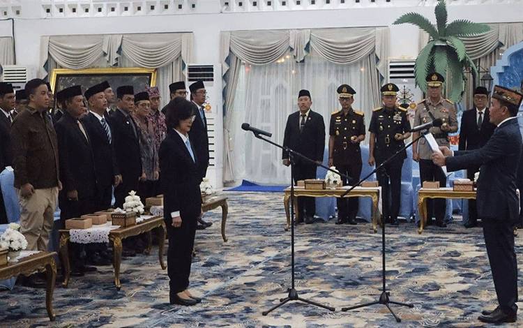 Bupati Seruyan Hadiri Pelantikan Pj Sekda Kalteng di Istana Isen Mulang