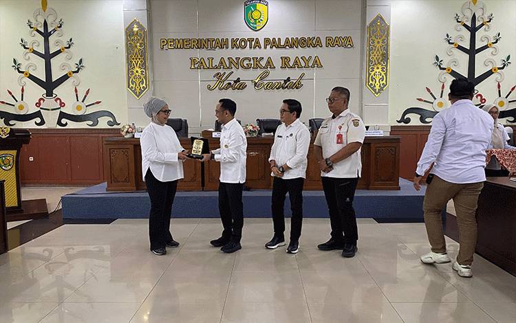 Pemko Palangka Raya Terima 14 Sertifikat Aset Tanah, Akan Dikelola untuk Kepentingan Masyarakat