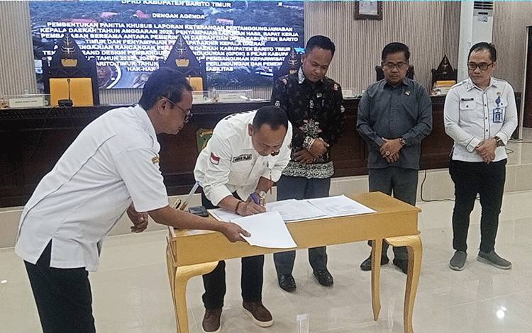 Pemkab Bartim Tegaskan Komitmen Pembangunan dan Sampaikan Pendapat Akhir Tiga Raperda Strategis di DPRD