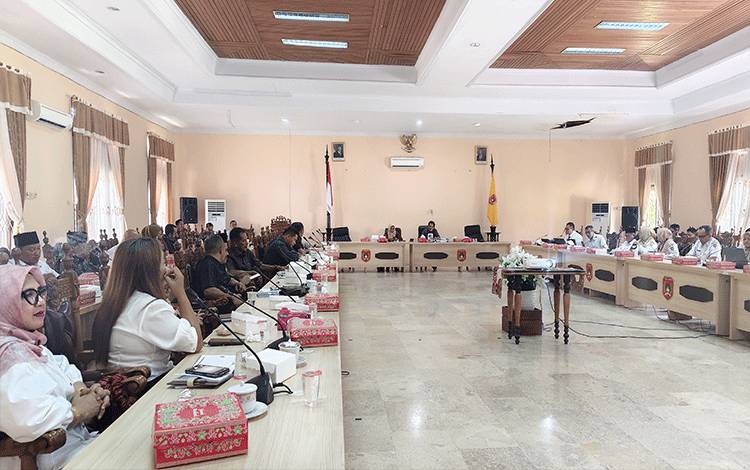 DPRD Kobar Bahas LKPJ APBD 2025, Soroti Kinerja dan Kendala Program