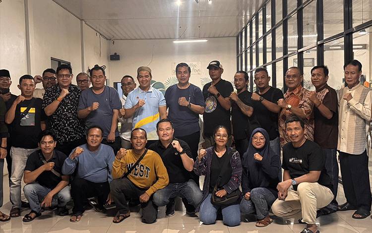 Bupati dan Wakil Bupati Pulang Pisau Jalin Silaturahmi Hangat Bersama Awak Media