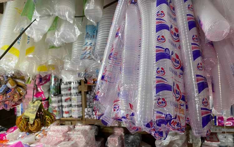 Lonjakan Harga Plastik di Sampit Memicu Krisis Biaya bagi Pelaku Usaha