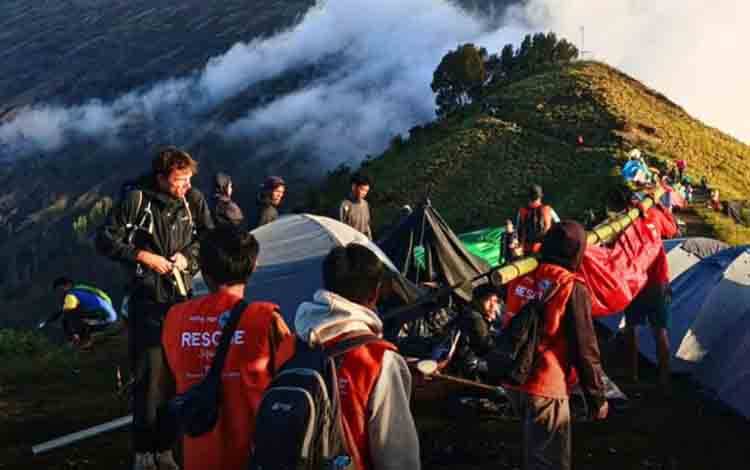 TNGR: Korban Kecelakaan di Jalur Pendaki Gunung Rinjani Dievakuasi