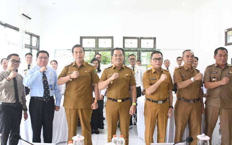 Bupati Pulang Pisau Tekankan Kualitas Kepala OPD saat Pantau Uji Kompetensi JPT Pratama