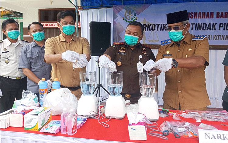 Kejari Kobar Musnahkan Barang Bukti dari 61 Perkara Tindak Pidana