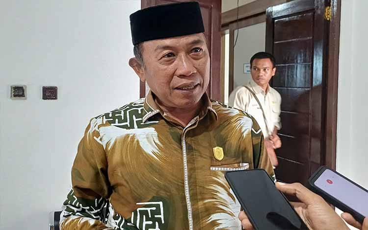DPRD Kotim Targetkan Jaringan Listrik Baru Pulau Hanaut Rampung Tiga Bulan