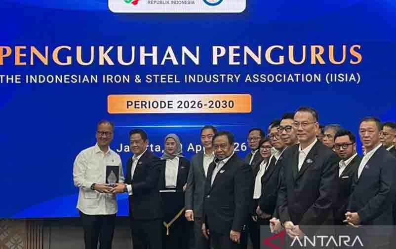 Menperin Tekankan Penguatan Struktur Industri Baja di Pengukuhan IISIA