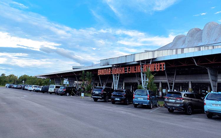 Penumpang dan Volume Barang Angkutan Udara di Kalteng Turun 19,95 Persen