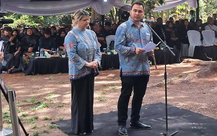 Ini yang disampaikan Anak Birute Galdikas dalam Prosesi Pemakaman sang Ibu