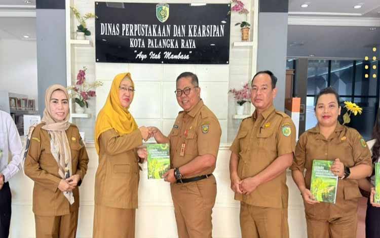 Dispursip Palangka Raya Luncurkan Kampenye Satu Keluarga Satu Buku