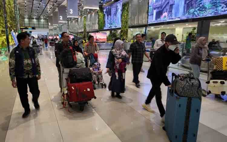 Kemlu RI Evakuasi Lagi 45 WNI dari Iran Secara Bertahap