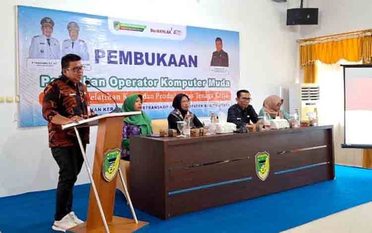 Disnakertranskop UKM Gelar Pelatihan Operator Komputer Muda, Tingkatkan Daya Saing Tenaga Kerja