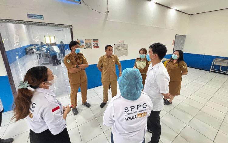 Dinkes Gumas Pastikan Penerapan Kebersihan Lingkungan Dapur SPPG Melalui Kegiatan Monitoring