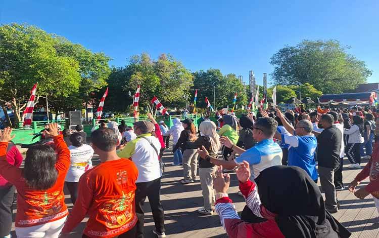 Senam Bersama di KP 3, Sekda Ungkap Rencana Waterfront City Kapuas