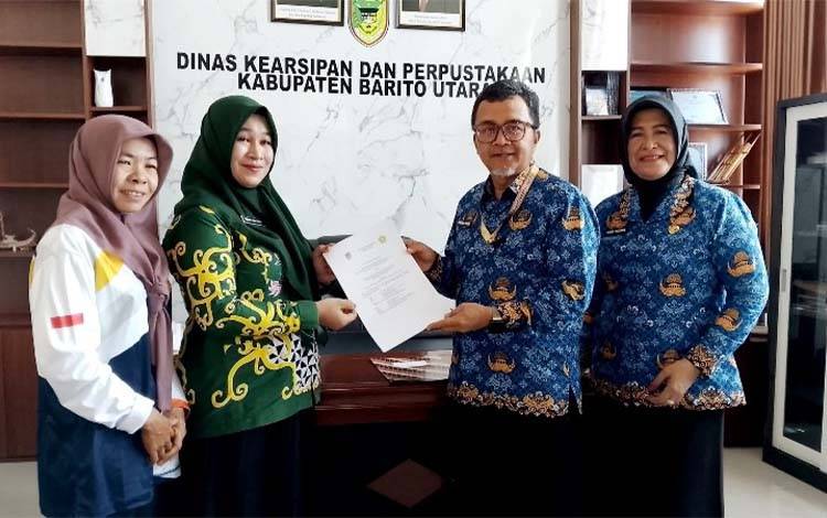 Dissiptaka Barito Utara Gandeng MI Islamiyah Muara Teweh Perkuat Literasi Pelajar
