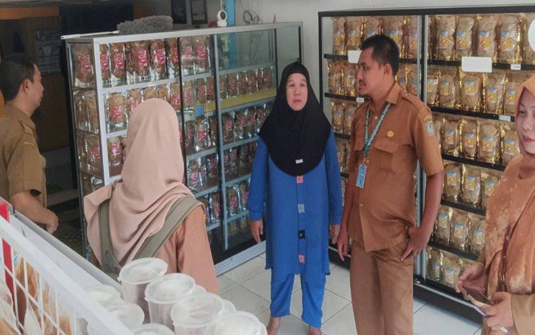 Dinkes Seruyan Intensifkan Pengawasan IRTP untuk Jamin Keamanan Pangan Masyarakat