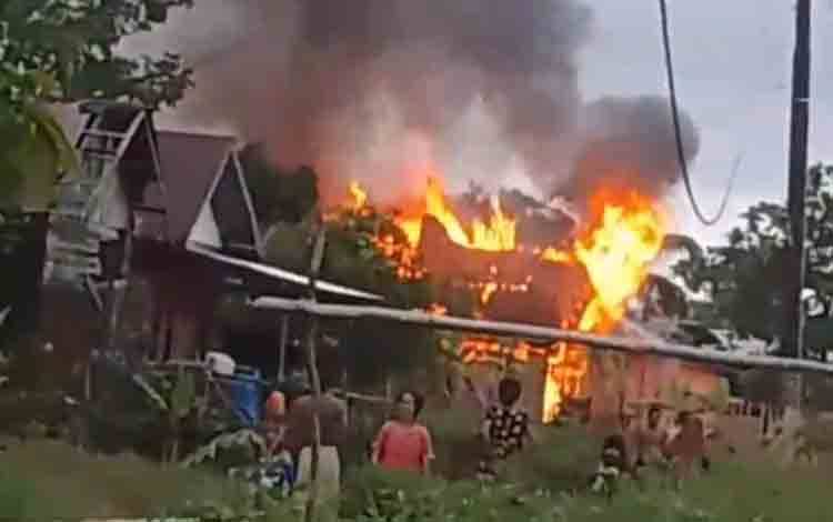 Kebakaran Melanda Permukiman di Landihong Beringin Raya