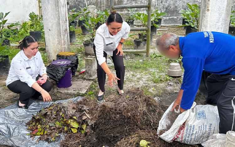 Rutan Tamiang Layang Latih Warga Binaan Olah Limbah Jadi Kompos yang Bernilai