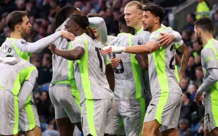 Manchester City Salip Arsenal dan Kirim Burnley ke Liga Championship