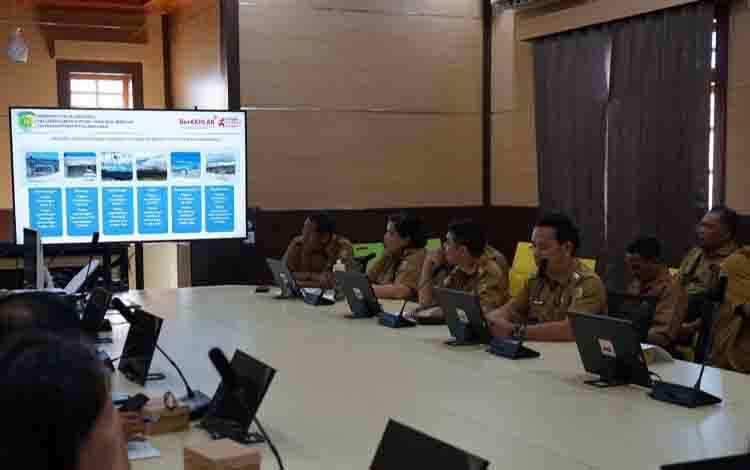Lurah di Palangka Raya Diberi Pembekalan Teknis Operasional Koperasi Merah Putih