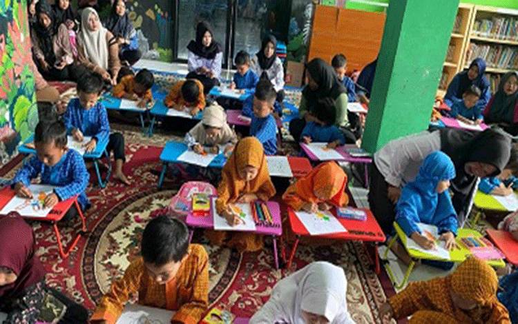 Dispusip Seruyan Gelar Storytelling Bersama Anak SPS Sakura, Tingkatkan Minat Baca Sejak Dini