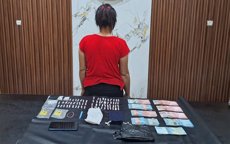 Perempuan di Katingan Jadi Bandar Sabu, 70 Paket Barbuk Disita