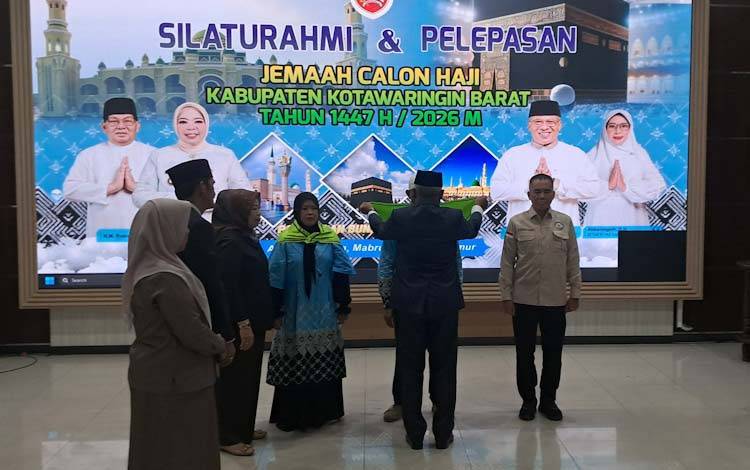 Bupati Kobar Lepas 161 Jamaah Calon Haji, Berangkat 29 April Melalui Embarkasi Banjarmasin
