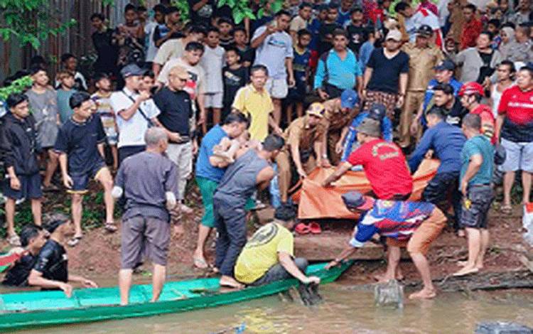 Pelajar Tenggelam di Sungai Tualan Parenggean Kotim Ditemukan Meninggal Dunia