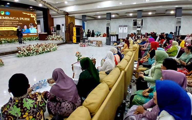 Ketua TP PKK Barito Utara Buka Lomba Baca Puisi Hari Kartini