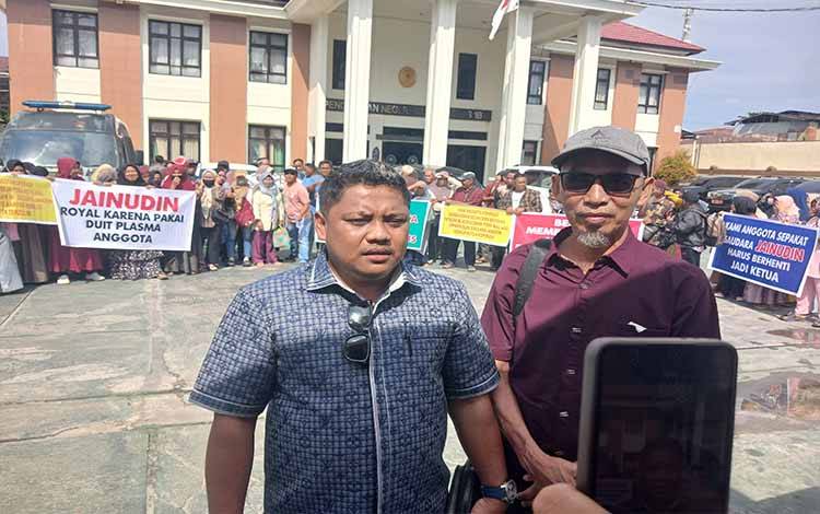 Ratusan Anggota Koperasi Serba Usaha Sejahtera Bersama Seruyan Kembali Geruduk Kantor Pengadilan Sampit