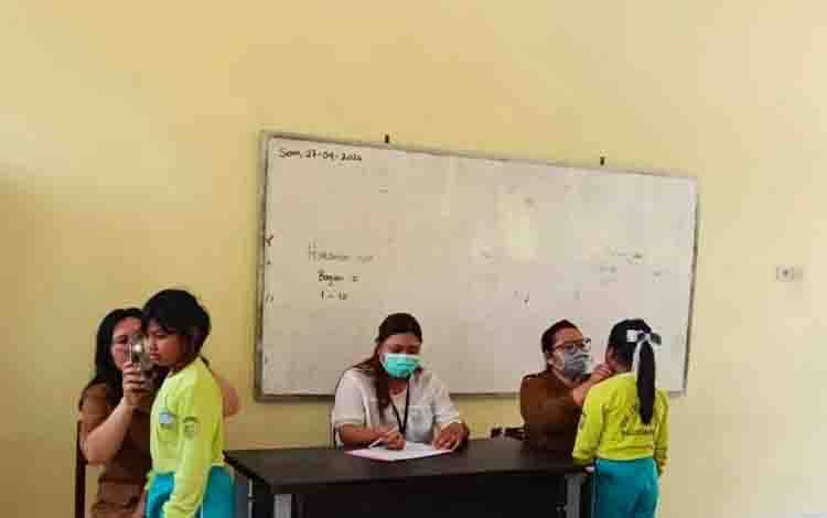 Puskesmas Kayon Gelar Pemeriksaan Kesehatan Gratis bagi Siswa SDN 1 Bukit Tunggal