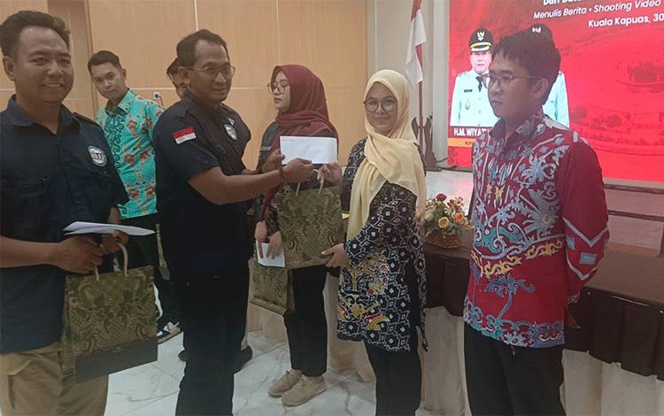Bataguh Juarai Penulisan Berita Konten, Ungguli Puluhan Instansi di Pelatihan IJTI Kapuas
