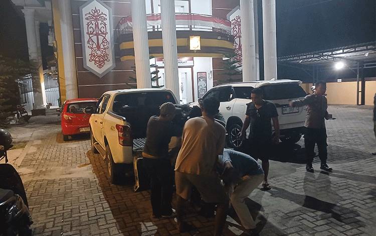 Warga WMP Sampit Tangkap Dua Remaja Pencuri Motor, Satu Kabur