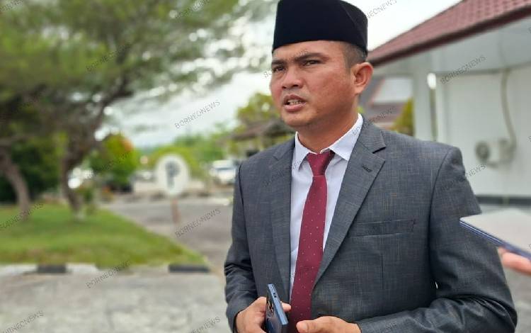 Ketua DPRD Gunung Mas Soroti Harga BBM di Eceran