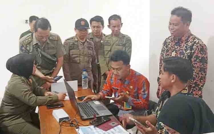 Disdukcapil Bartim Jemput Bola Aktivasi Identitas Kependudukan Digital