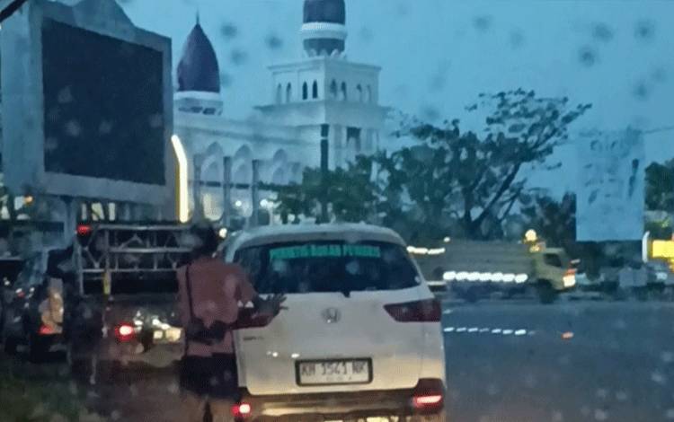 Potret Pilu Krisis BBM di Palangka Raya: Mobil Mogok Saat Antre ke SPBU