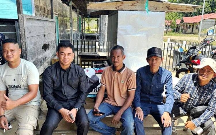 Patih Herman AB Soroti Minimnya Tenaga Kesehatan di Desa Haragandang Saat Kunker DPRD Barito Utara