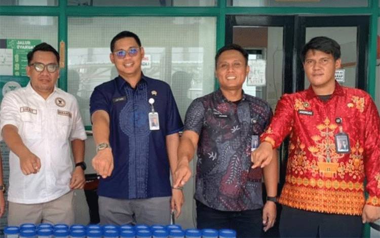 Wujudkan Lingkungan Bersih Narkoba Rutan Kelas IIA Palangka Raya Laksanakan Tes Urine