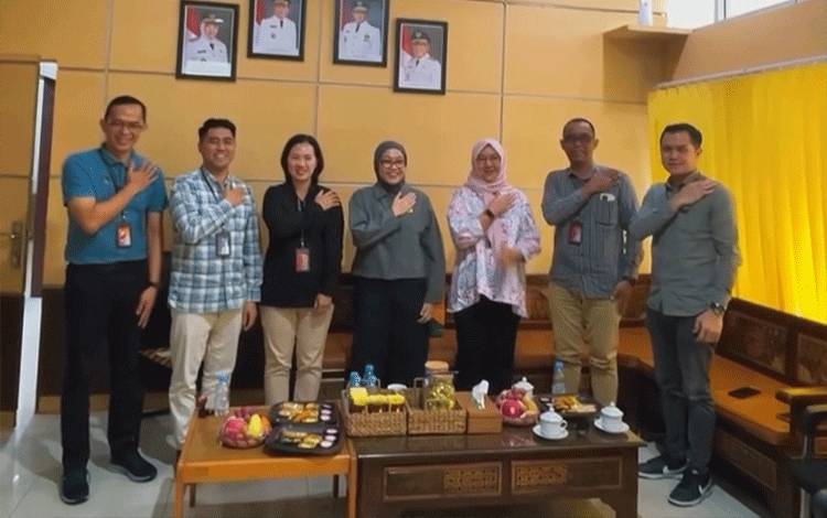 Kunjungan ke Bank Kalteng Kobar, Wakil Ketua I DPRD Kalteng Apresiasi Layanan Digital