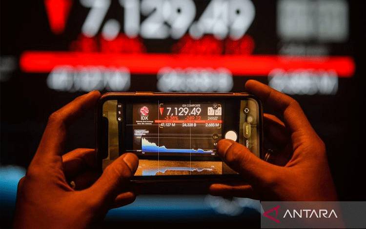 IHSG Dibuka Melemah, Saham Tambang Masih Dibayangi Sentimen Royalti