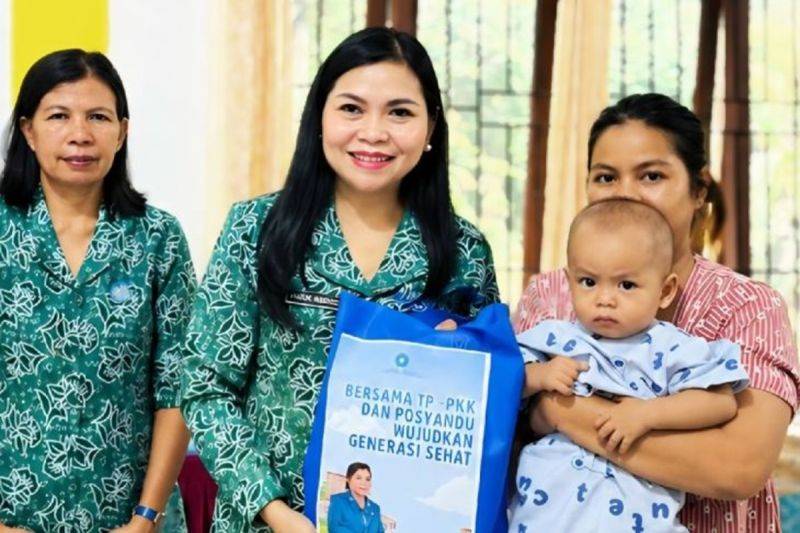 TP PKK Gunung Mas Salurkan Susu dan Vitamin untuk Cegah Stunting
