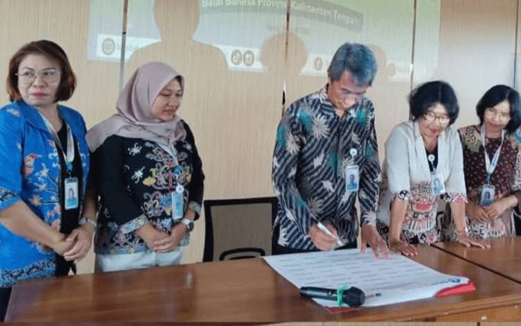 Balai Bahasa Kalteng Perkuat Komitmen Bangun Zona Integritas Menuju WBK