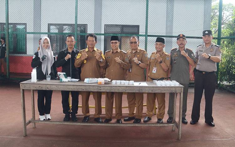 Personel Satpol PP Seruyan di Tes Urine Sebagai Komitmen Aparatur Bersih dari Narkoba