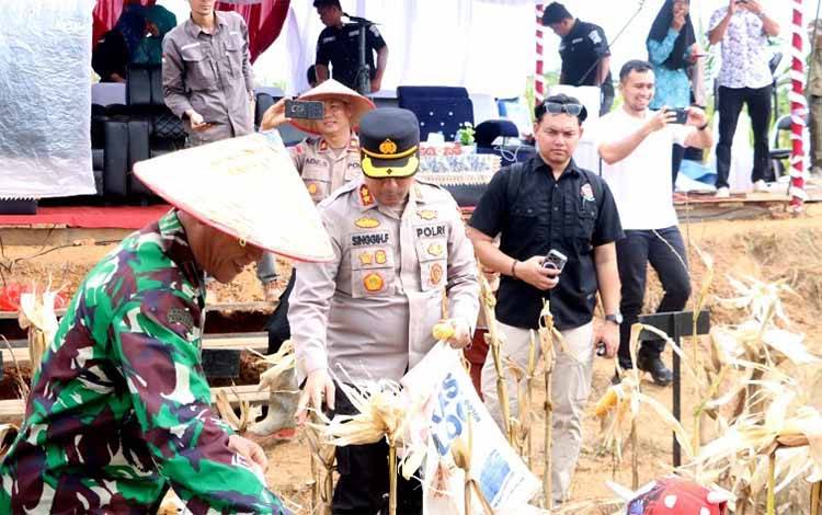 Polres Barito Utara Panen Jagung Dukung Ketahanan Pangan Nasional dan ASTA CITA