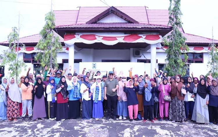 Norhayati Supian Dorong Lansia Sehat dan Mandiri di HLUN ke-30 Seruyan