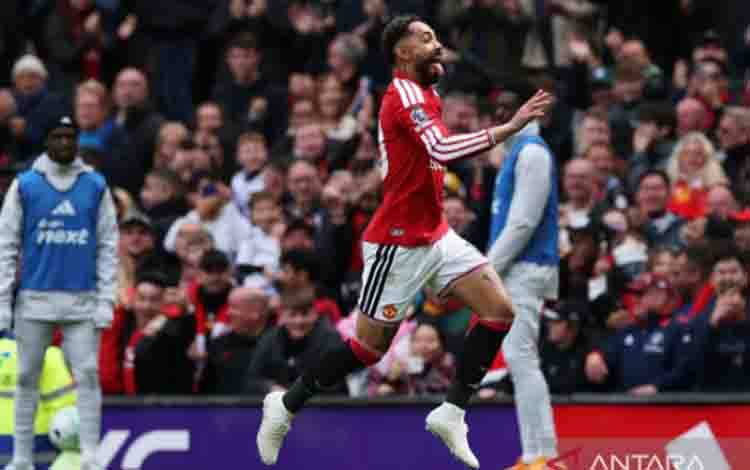 Manchester United Finis Peringkat Tiga usai Taklukkan Forest 3-2