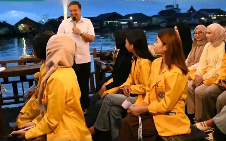 Bupati Lamandau Ajak Mahasiswa Bangun Jiwa Wirausaha dalam Nongki Sambil Kuliah