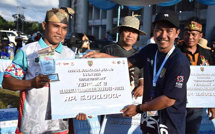 Tim Sumpitan Kapuas Juara II di Festival Isen Mulang 2026