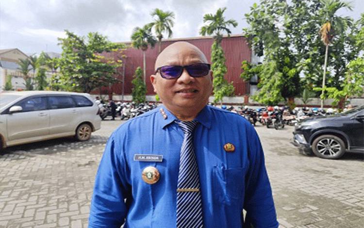 Masyarakat Mentaya Hulu Gunakan Akses Jalan Perusahaan Sawit Akibat banjir