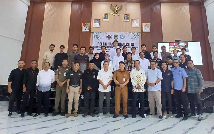 Kepala Dinas Kominfosandi Barito Utara Sebut Peran Pers Strategis di Era Keterbukaan Informasi